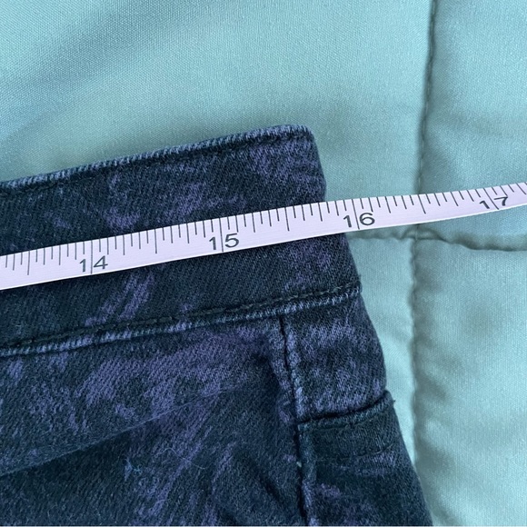 Calvin Klein Purple and Black Abstract Print Ultimate Skinny Jeans - Picture 13 of 15